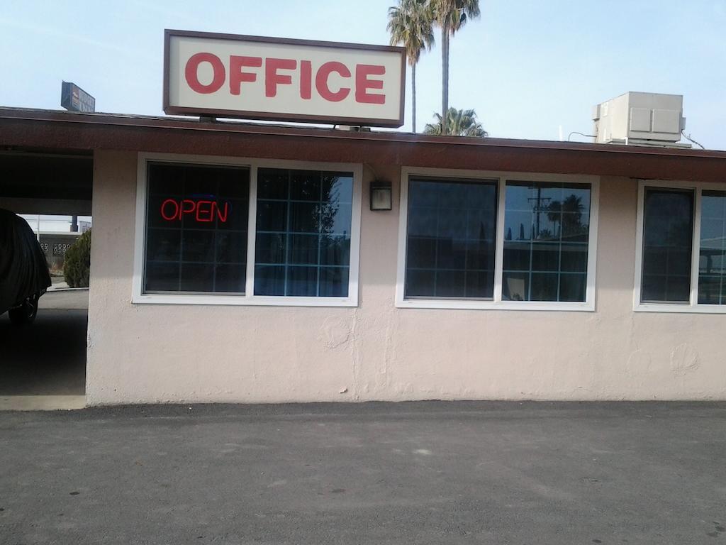 Budget Inn Tulare Extérieur photo