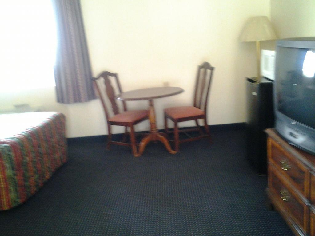Budget Inn Tulare Chambre photo